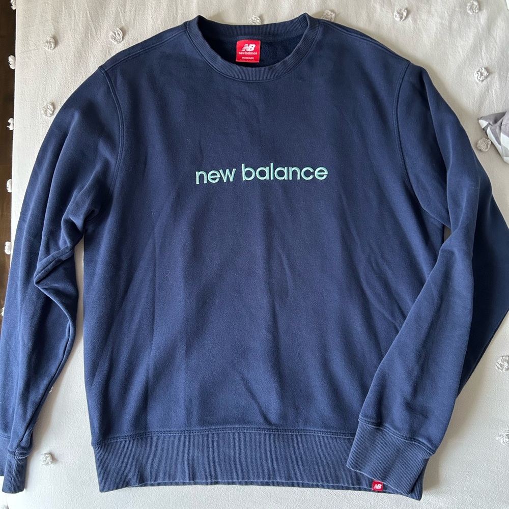 New Balance crewneck size M